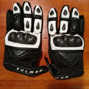 Fulmer leather motorcycle glove (carbon knuckles)